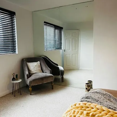 A Stones Throw From The Beach! Vickerstown