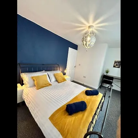 بيت للعطل A Stones Throw From The Beach! *