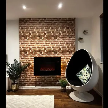 A Stones Throw From The Beach! Ferienhaus