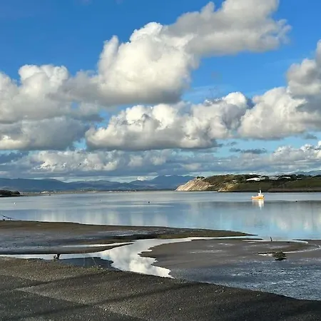 A Stones Throw From The Beach! Holiday home