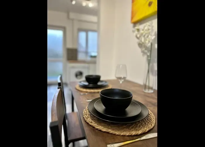 A Stones Throw From The Beach! *