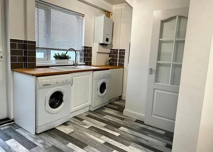 A Stones Throw From The Beach! Σπίτι διακοπών