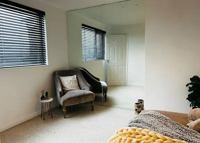 A Stones Throw From The Beach! Vickerstown