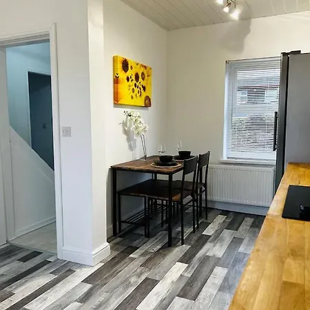 A Stones Throw From The Beach! Prázdninový dům *