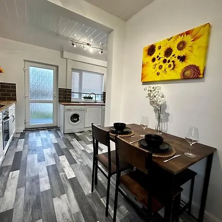 A Stones Throw From The Beach! * Vickerstown