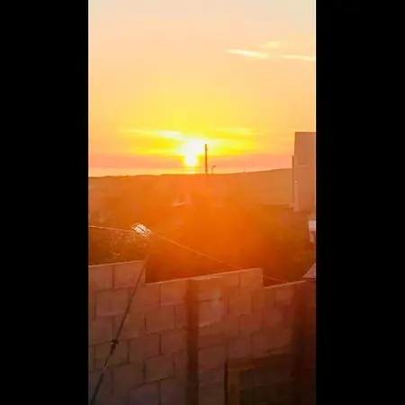 Prázdninový dům A Stones Throw From The Beach!