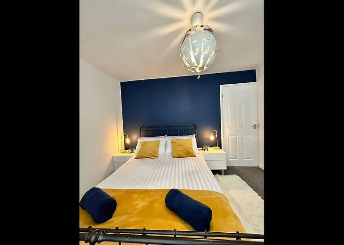 בית נופש A Stones Throw From The Beach!