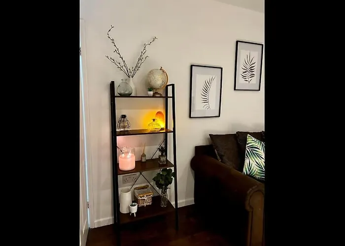 A Stones Throw From The Beach! בית נופש