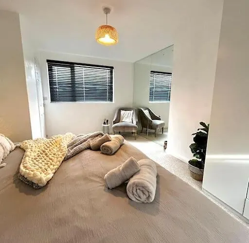 בית נופש A Stones Throw From The Beach! *