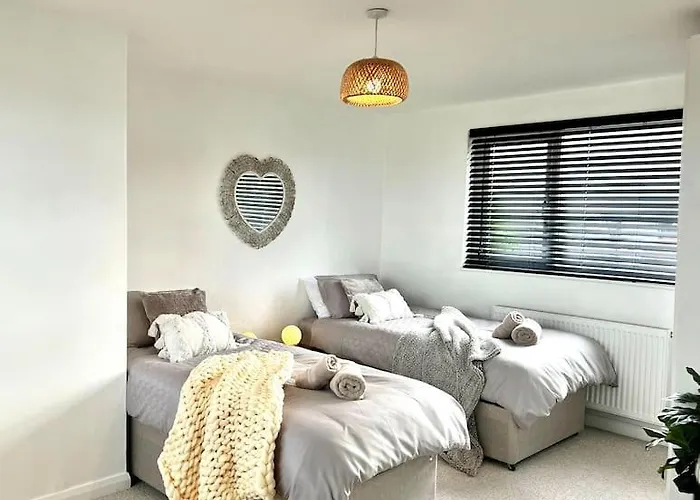 בית נופש A Stones Throw From The Beach! *