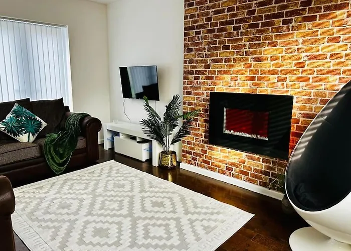 בית נופש A Stones Throw From The Beach!