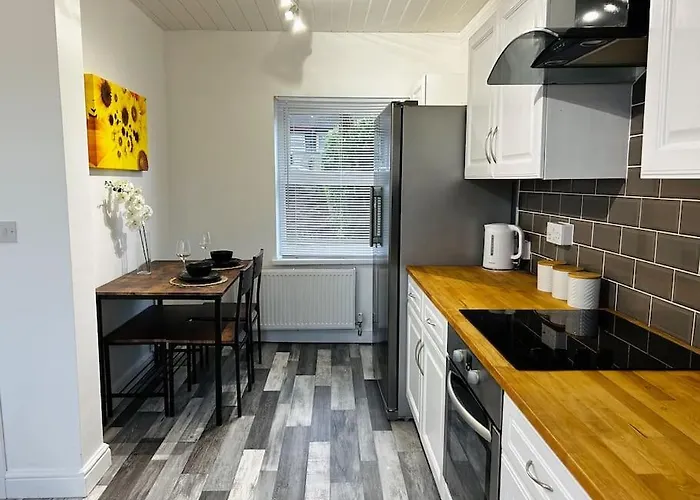 A Stones Throw From The Beach! * Vickerstown