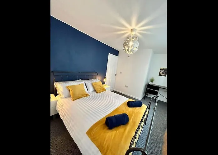 בית נופש A Stones Throw From The Beach! *